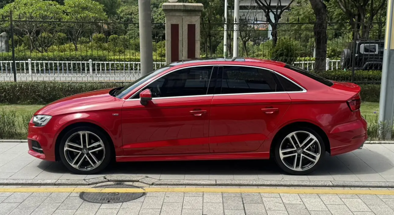 Audi A3 2018 30 Anniversary Limousine 35 TFSI Sport