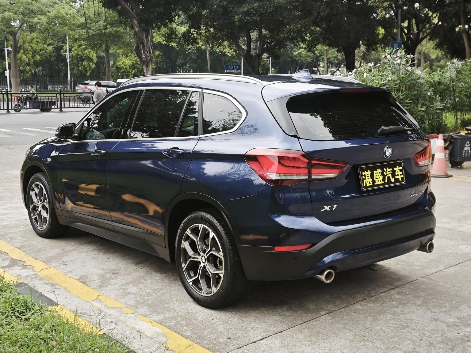 BMW X1 2020 sDrive25Li Leading