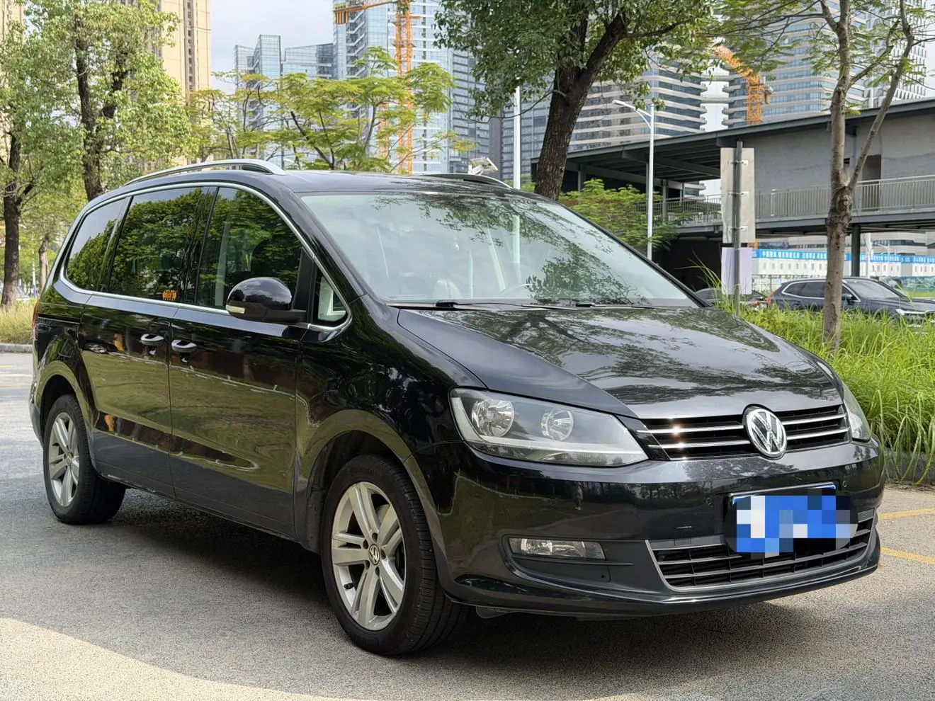 Volkswagen Sharan 2018 380TSI 6 seat