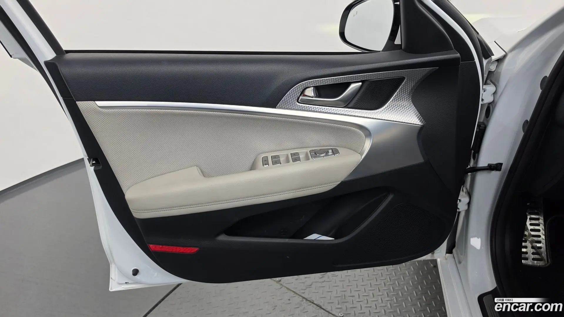 Genesis G70 Gasoline 2.0T 2WD
