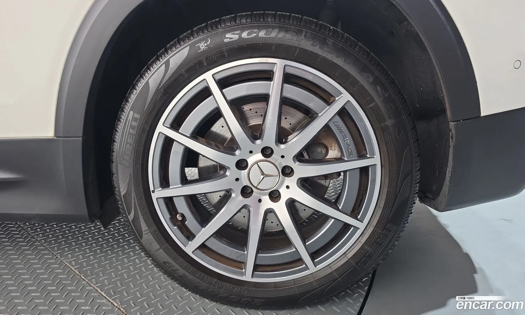 Mercedes-Benz GLB-Class AMG GLB35 4MATIC 2019