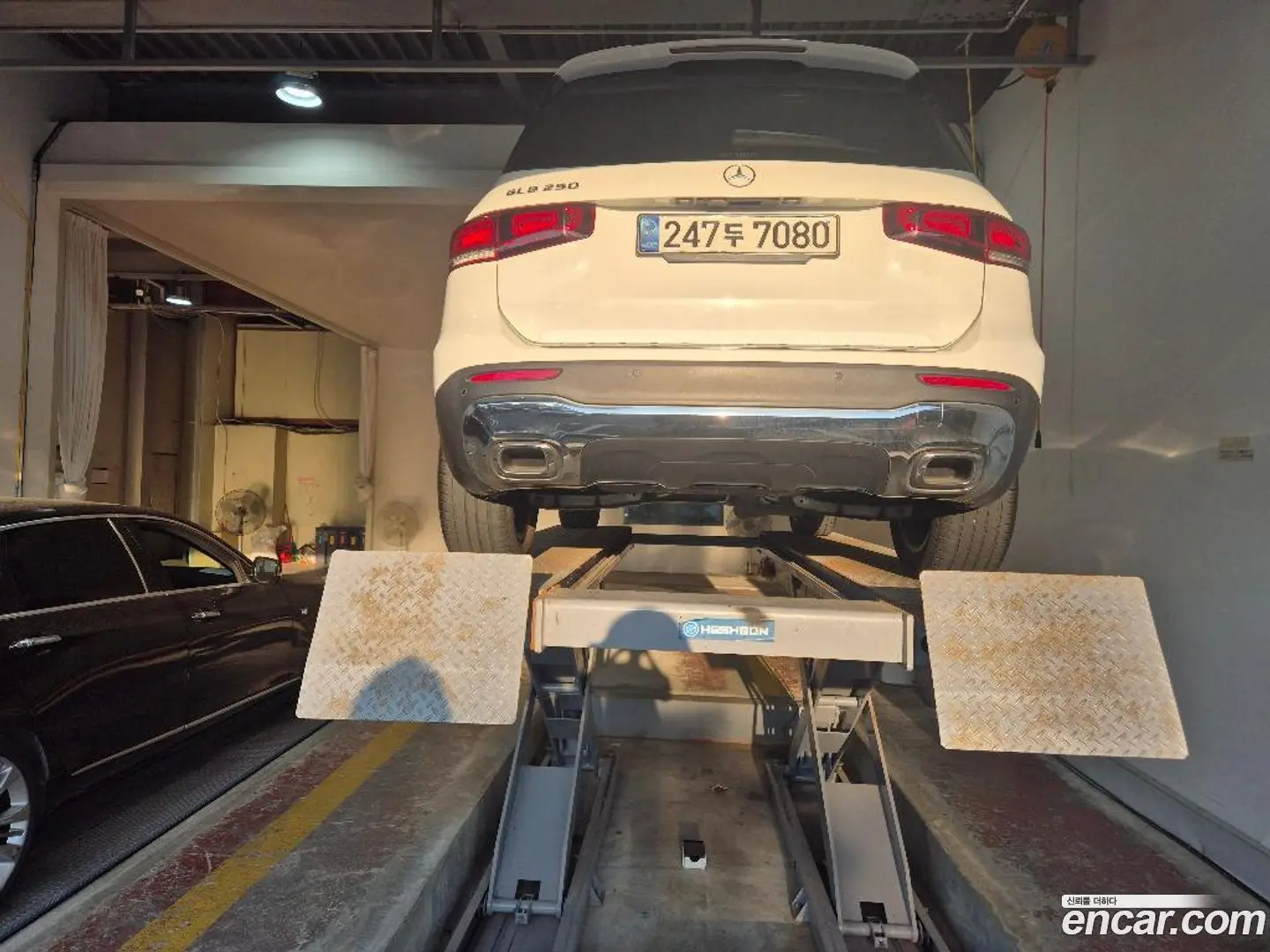 Mercedes-Benz GLB-Class GLB220 2019