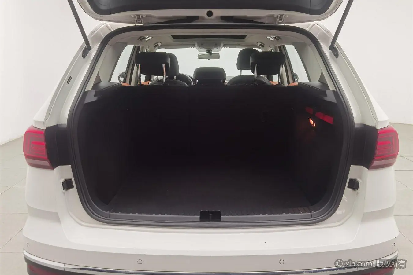 Volkswagen Tharu 2020 330TSI 4WD Luxury China VI