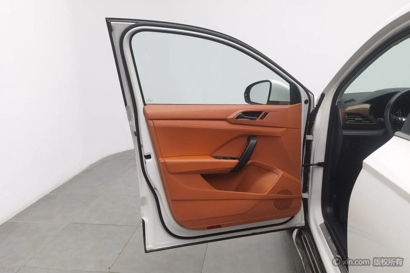 Volkswagen Tharu 2020 330TSI 4WD Luxury China VI