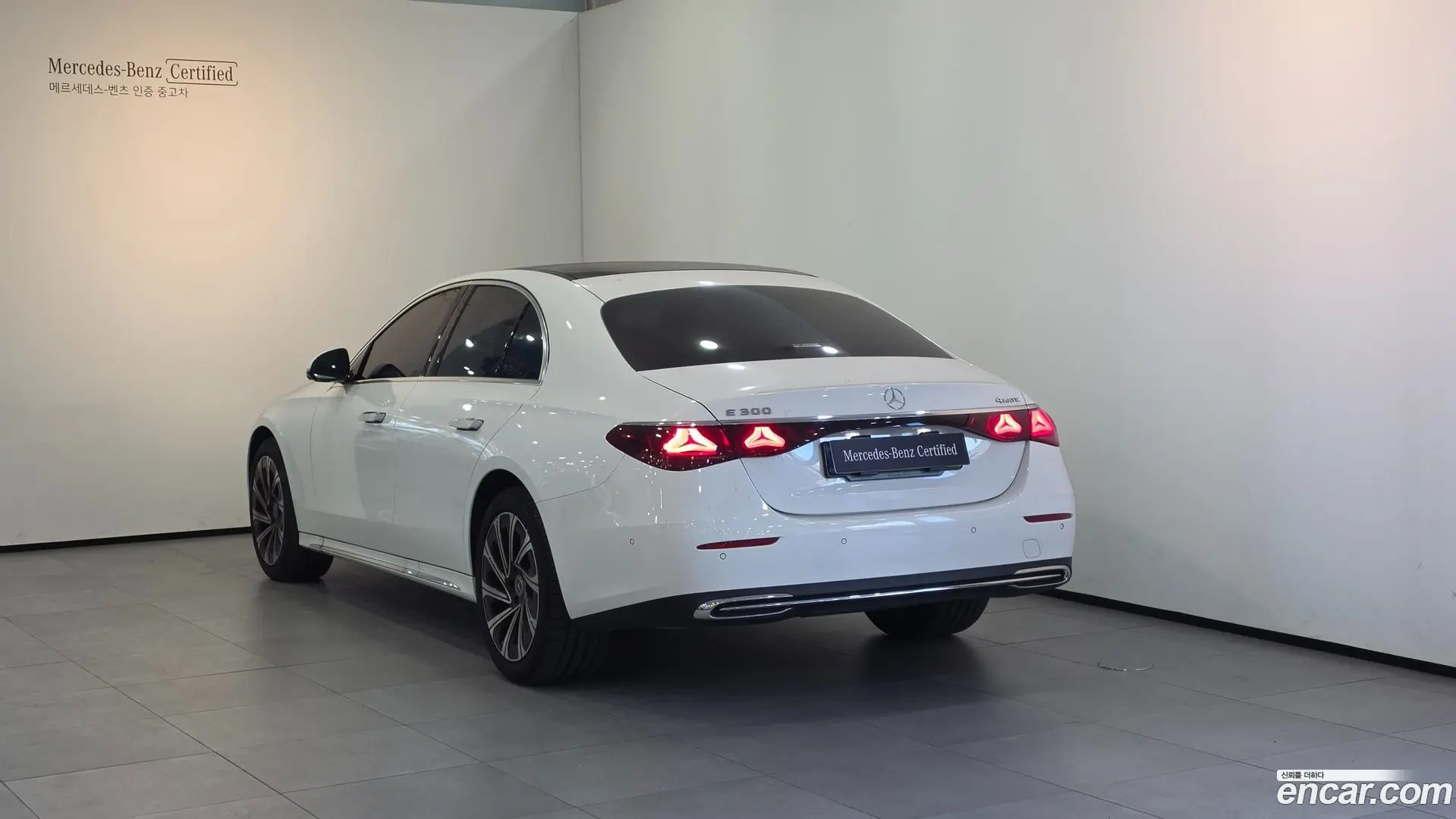 Mercedes-Benz E-Class E300 4MATIC Exclusive 2023