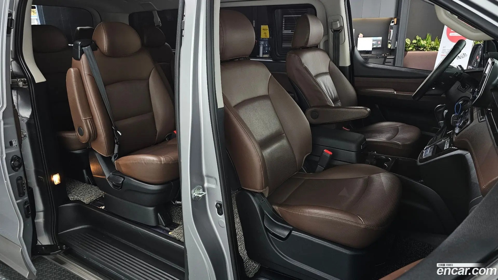 Hyundai Starex Urban 9-Seater