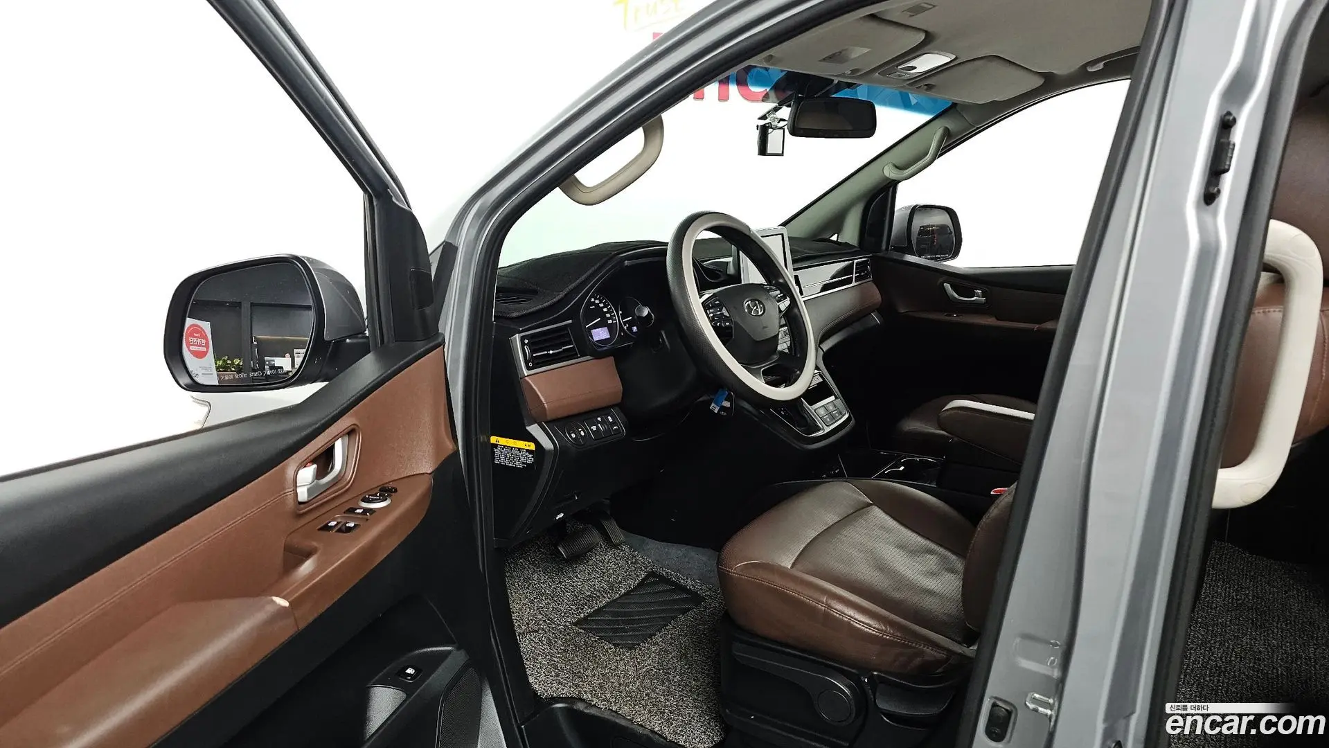 Hyundai Starex Urban 9-Seater