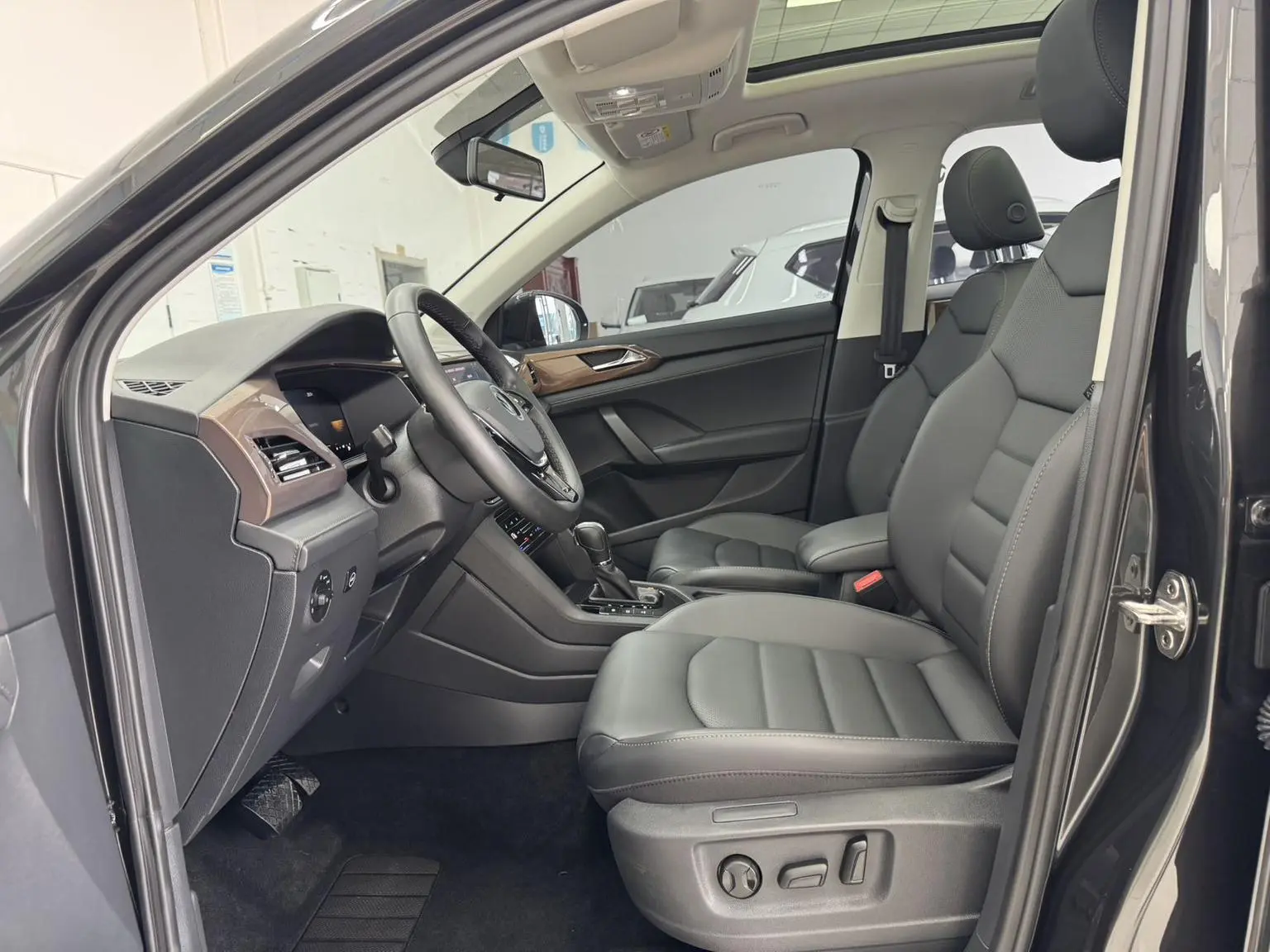 Volkswagen Tharu 2021 280TSI 2WD Luxury