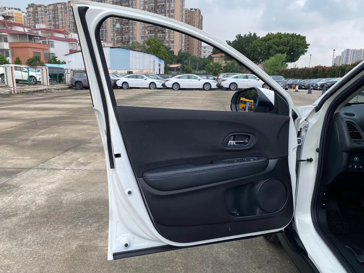 Honda Vezel 2020 1.5L CVT Pioneer