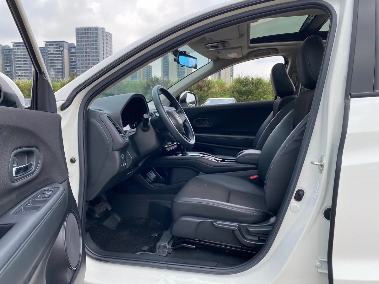 Honda Vezel 2020 1.5L CVT Pioneer