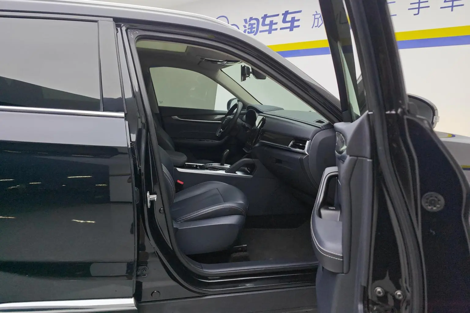 V7 2018 280T Auto Luxury 5 seat