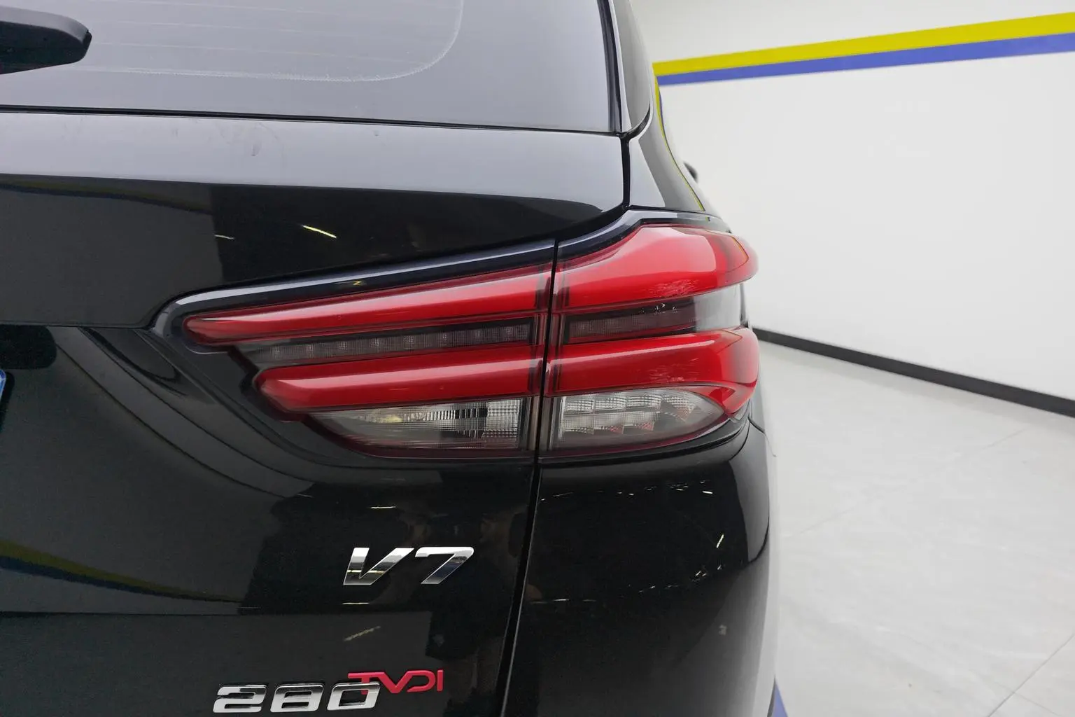 V7 2018 280T Auto Luxury 5 seat