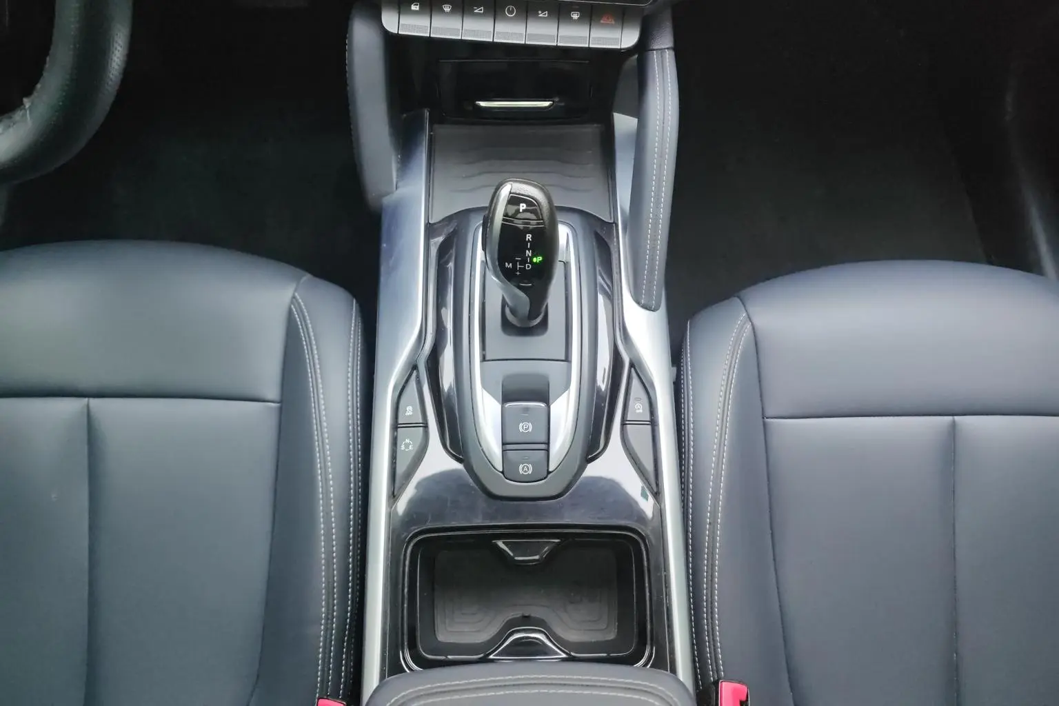 V7 2018 280T Auto Luxury 5 seat