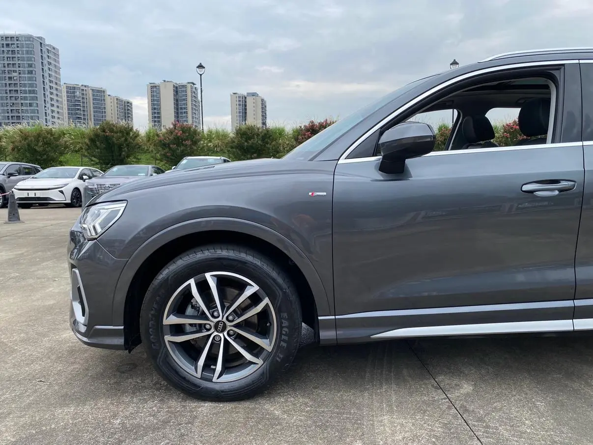 Audi Q3 2022 35 TFSI Progressive Dynamic