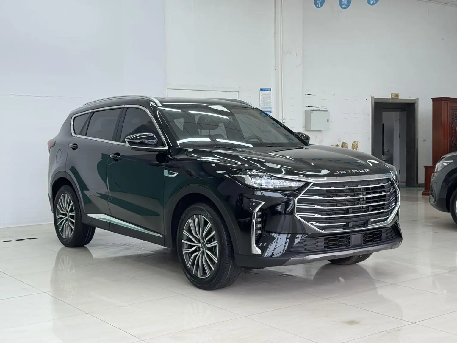 Jetour X70 PLUS 2023 1.5T DCTPLUS 5 seat