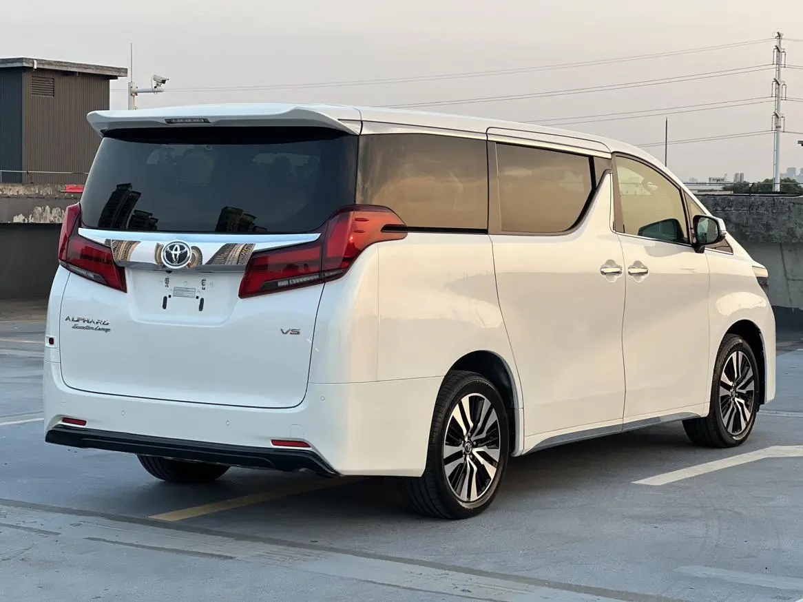 Toyota 2018 Facelift 3.5L Premium