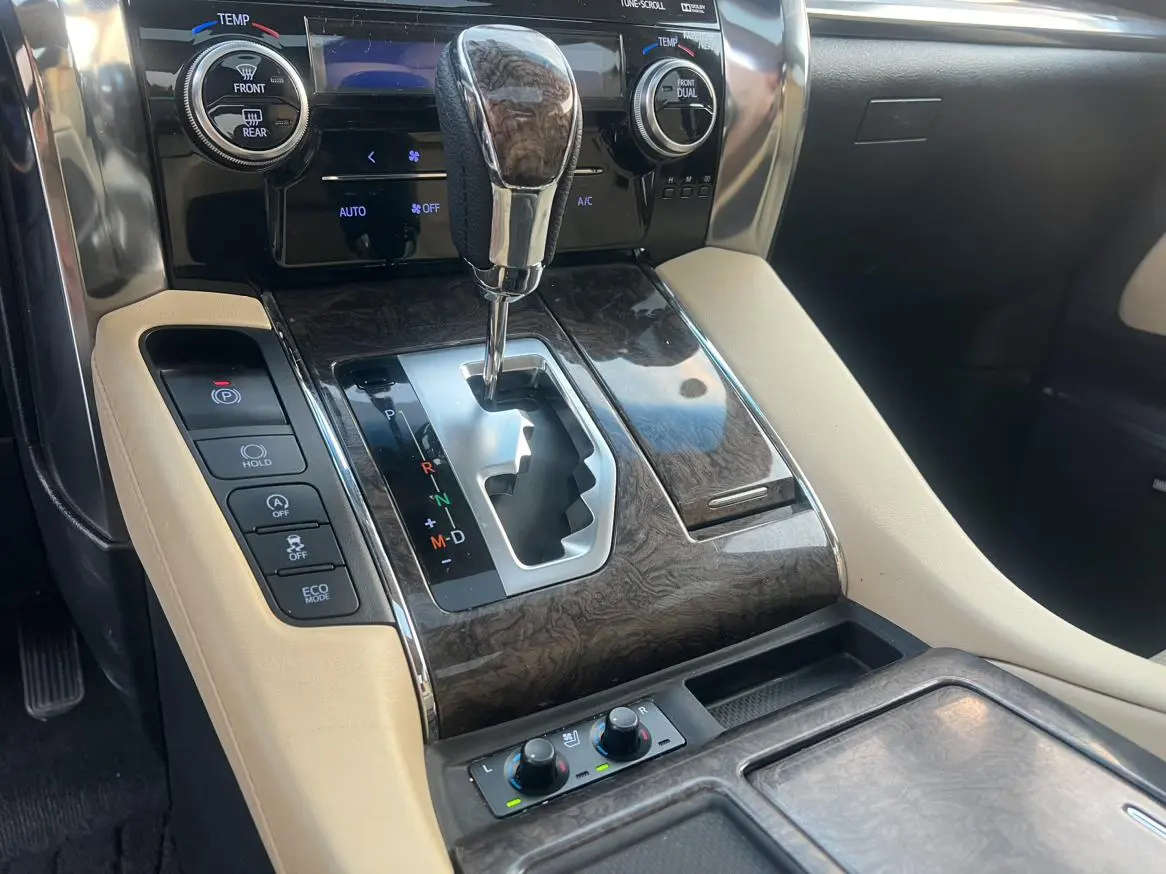 Toyota 2018 Facelift 3.5L Premium