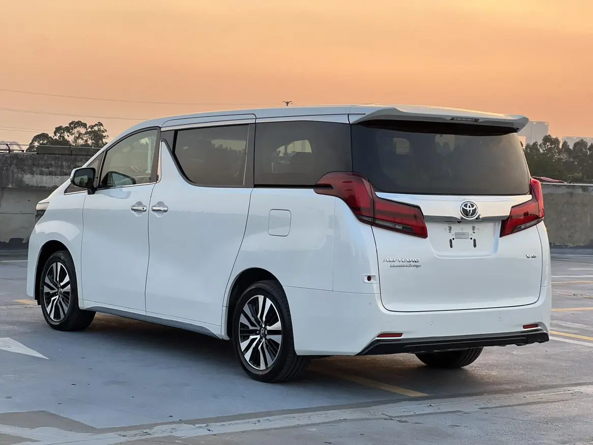 Toyota 2018 Facelift 3.5L Premium