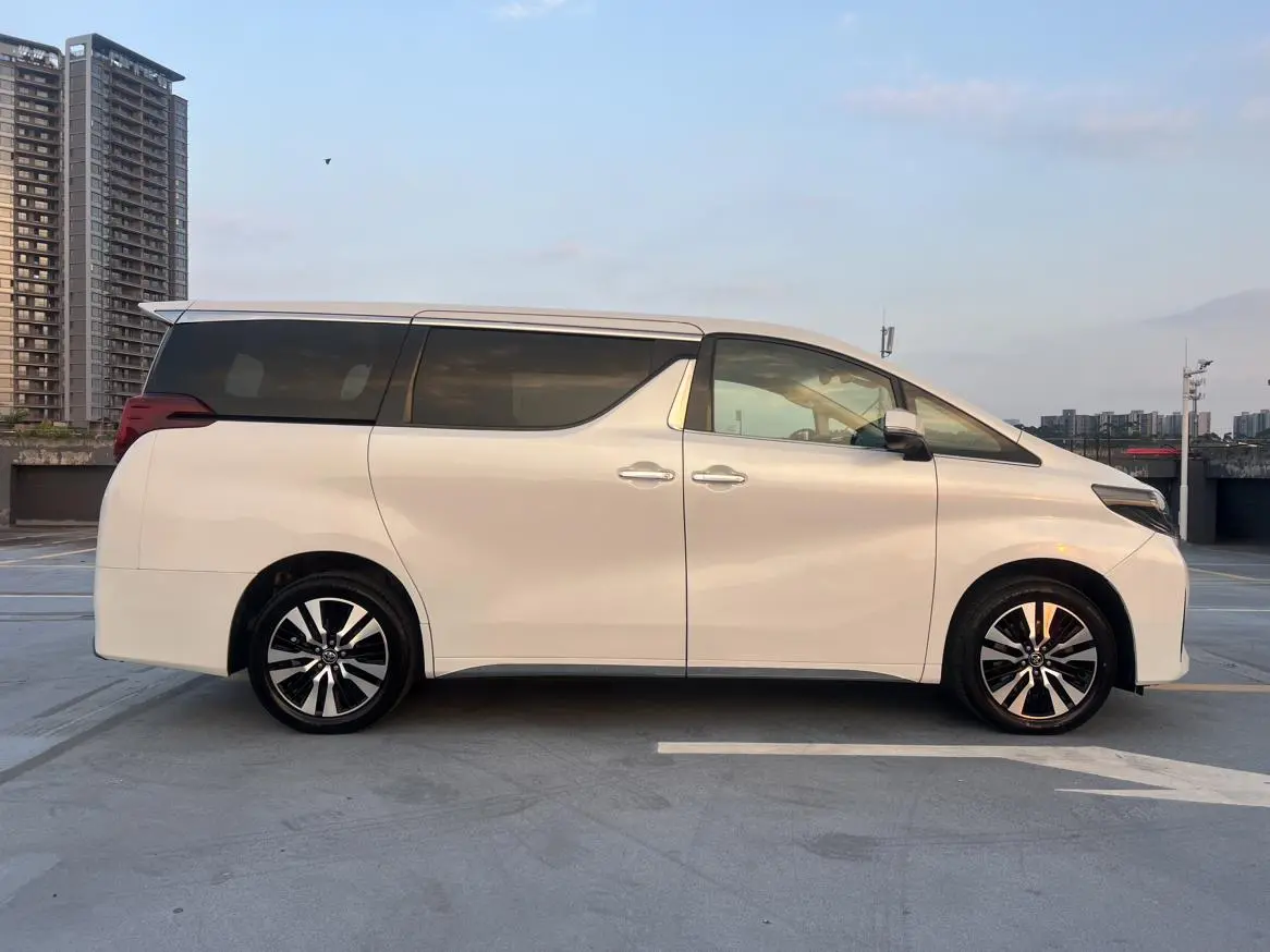 Toyota 2018 Facelift 3.5L Premium