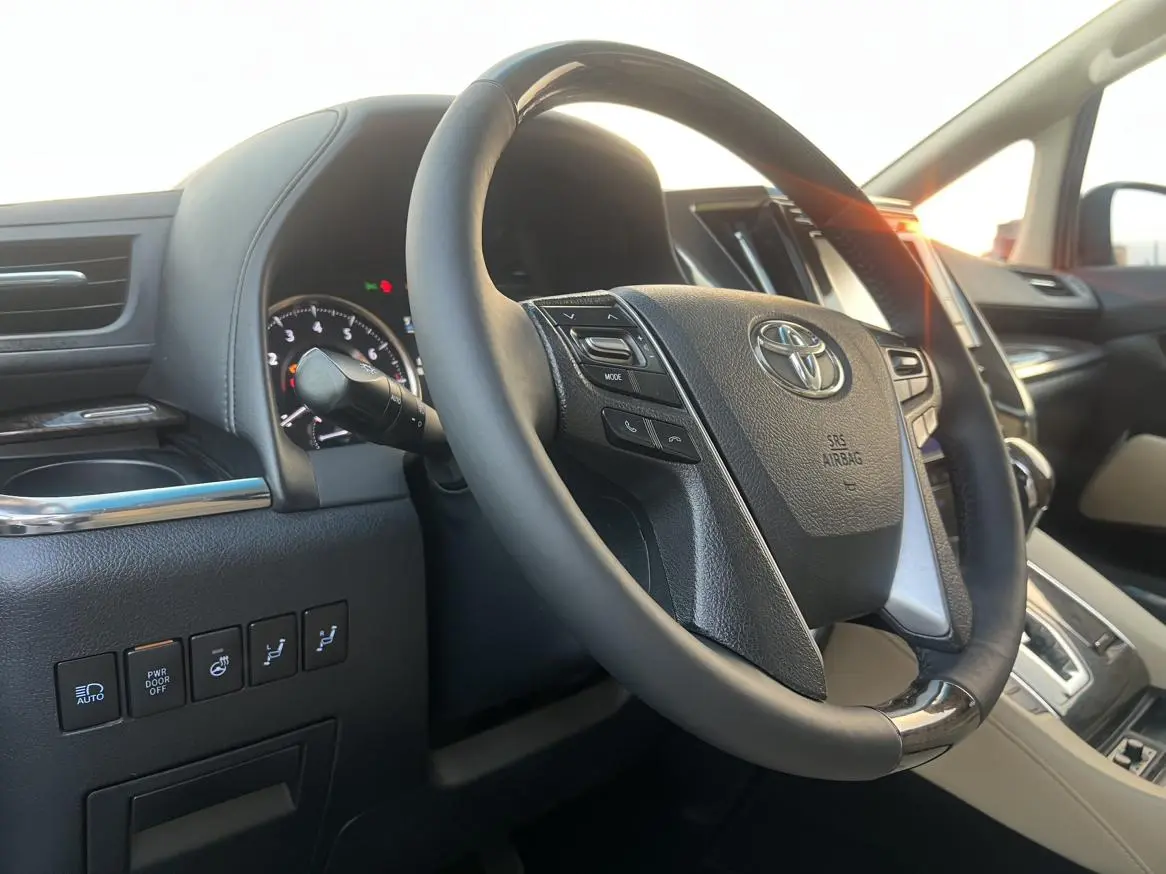 Toyota 2018 Facelift 3.5L Premium