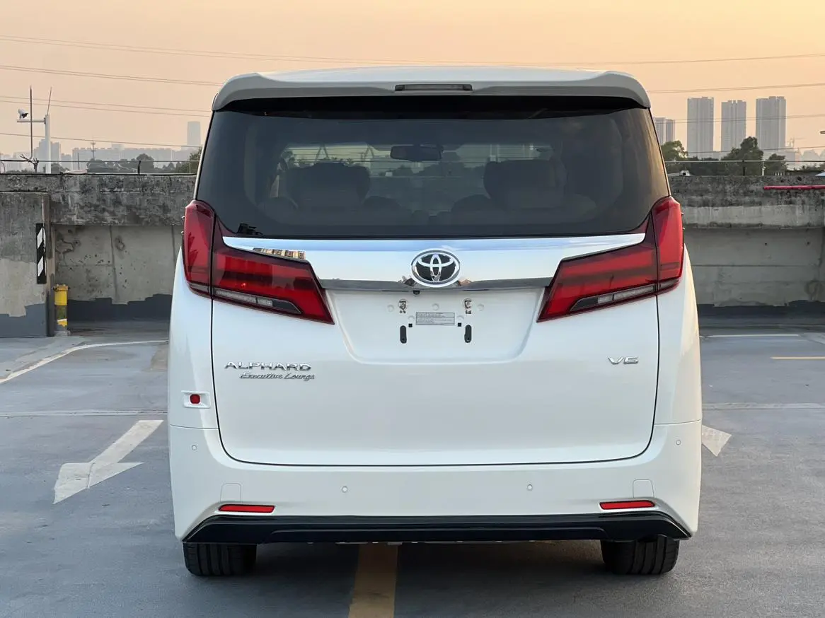 Toyota 2018 Facelift 3.5L Premium