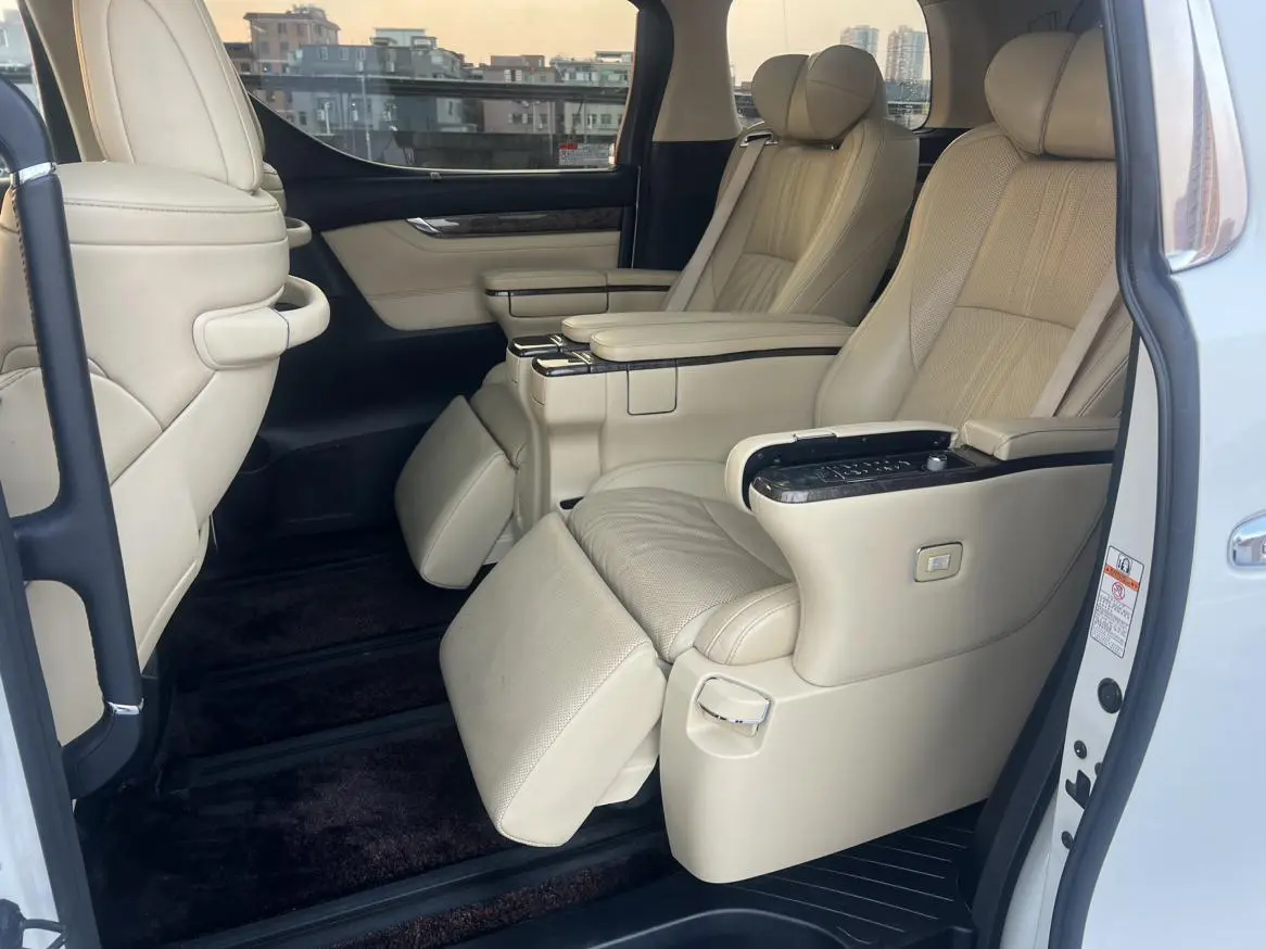 Toyota 2018 Facelift 3.5L Premium