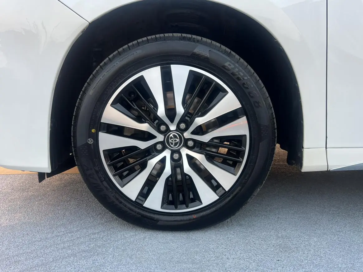 Toyota 2018 Facelift 3.5L Premium