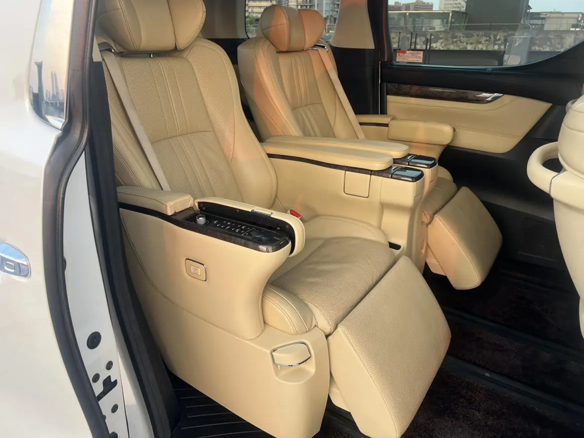 Toyota 2018 Facelift 3.5L Premium