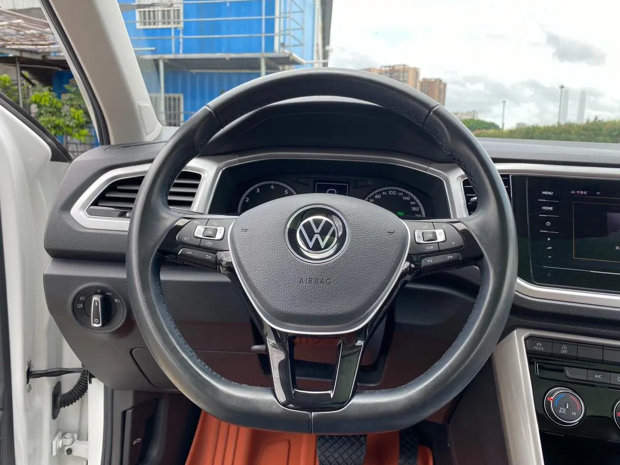 Volkswagen T-Roc 2022 280TSI DSG 2WD PLUS