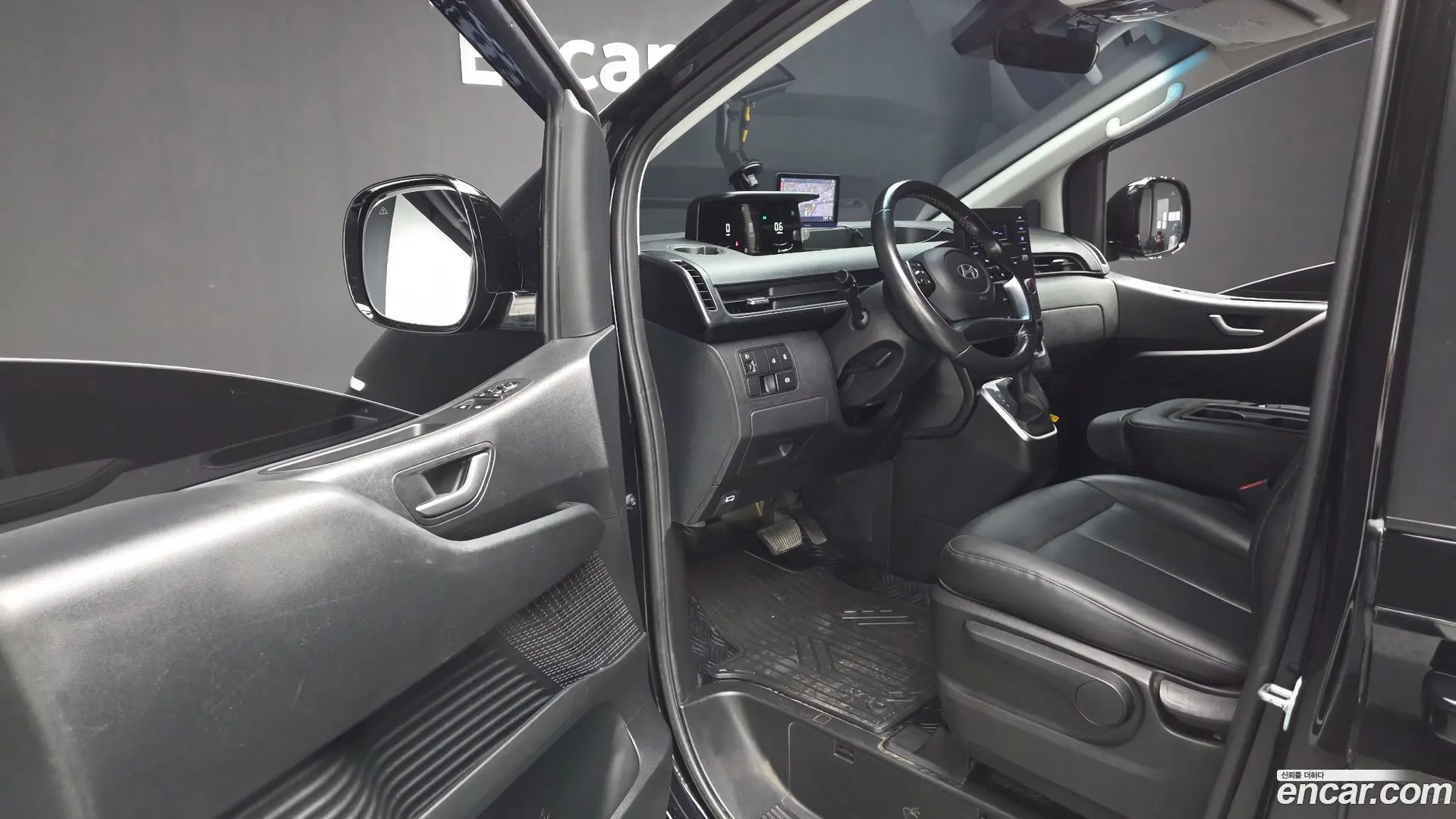 Hyundai Staria L3.5 Cargo 3-Seater