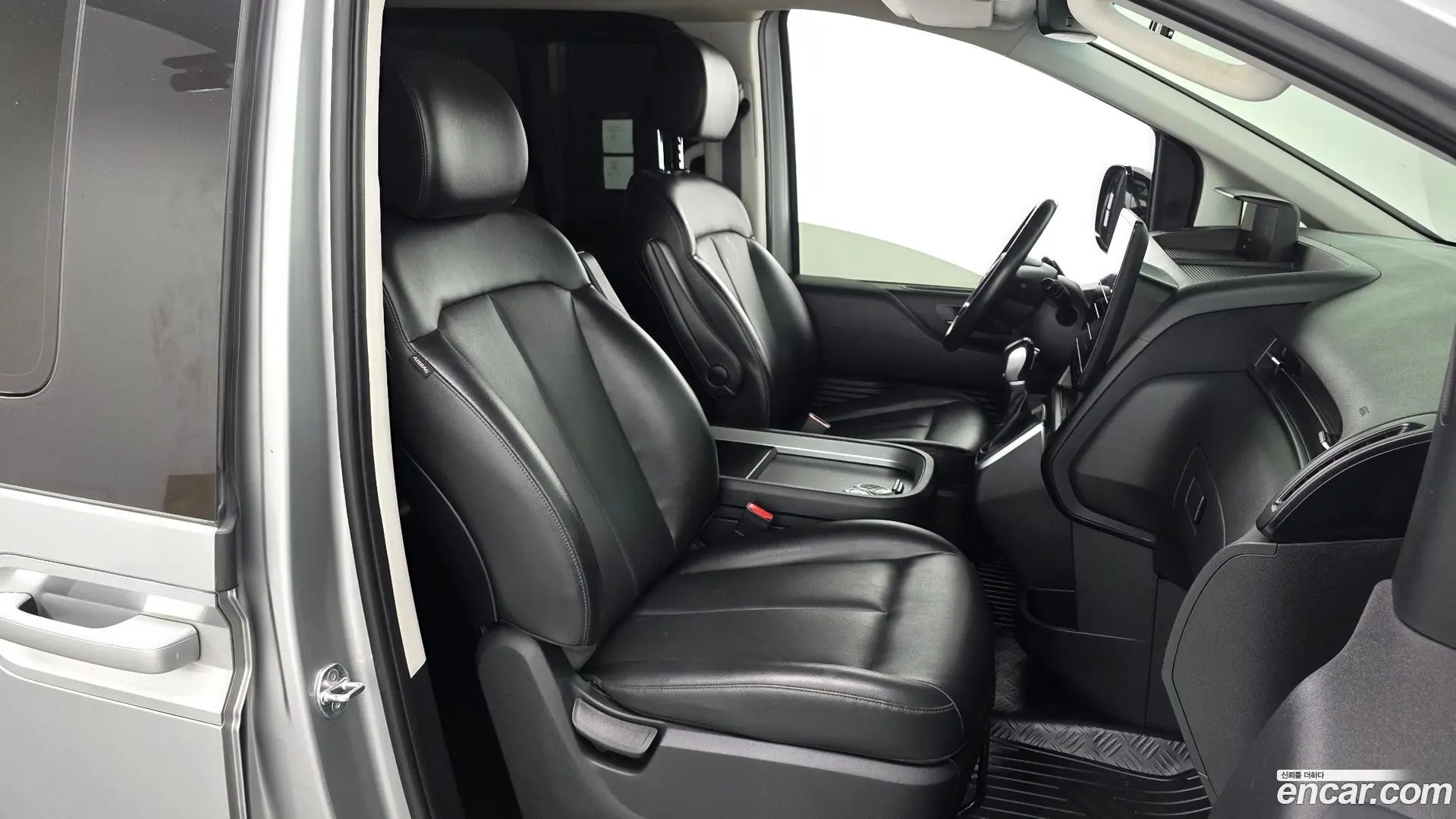 Hyundai Staria Cargo 5-Seater 2021