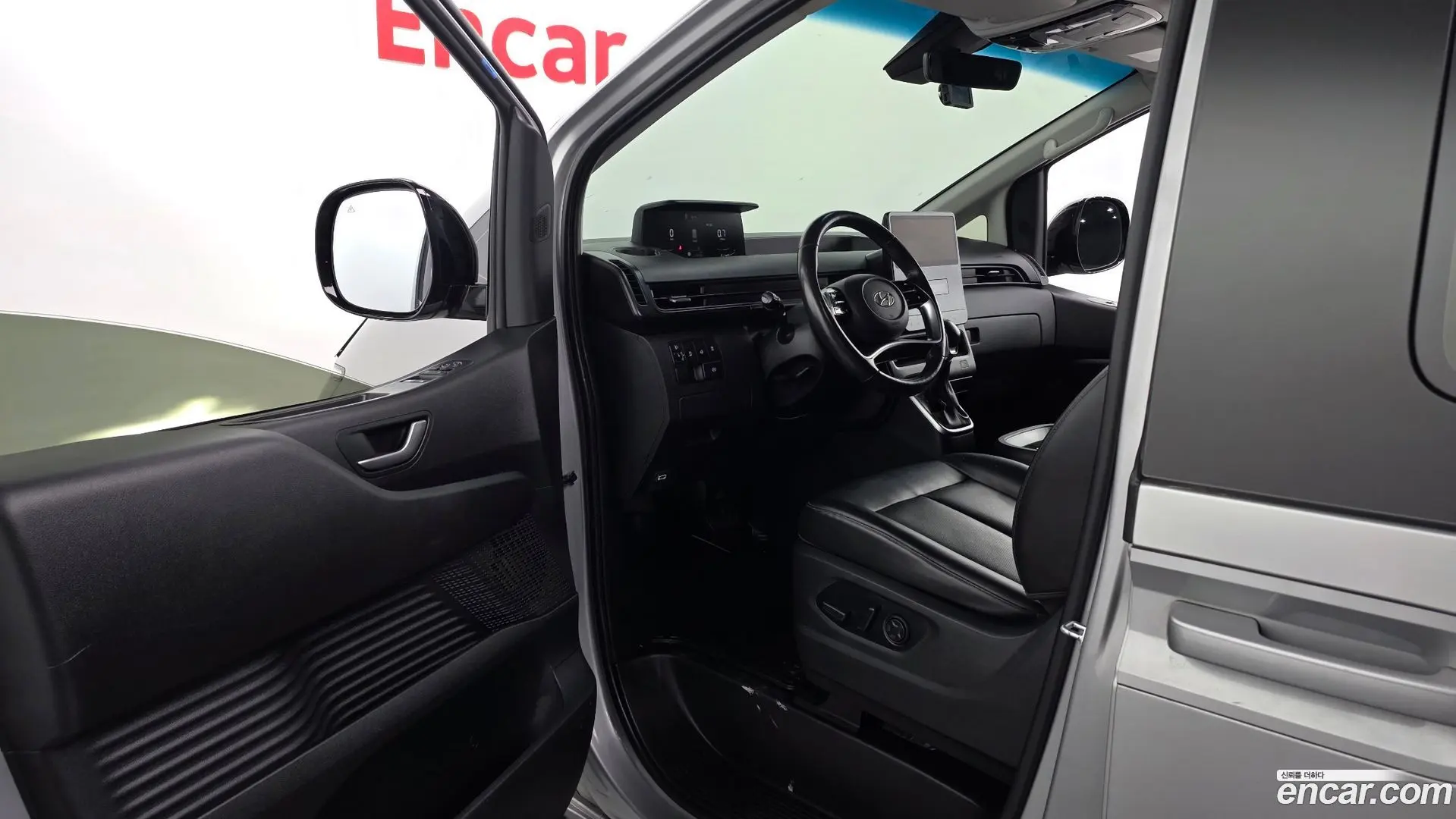 Hyundai Staria Cargo 5-Seater 2021