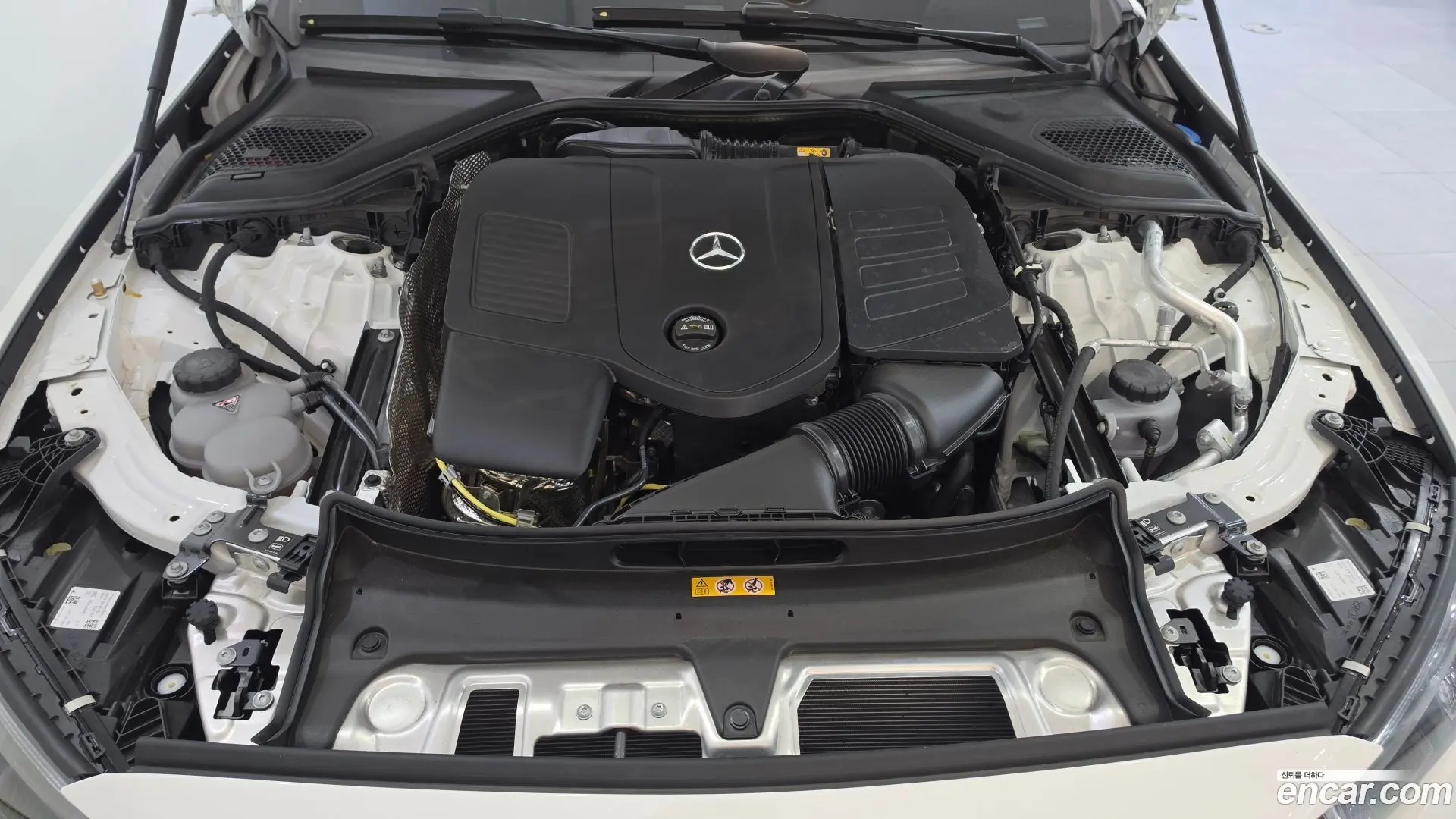 Mercedes-Benz E-Class E300 4MATIC Exclusive 2023