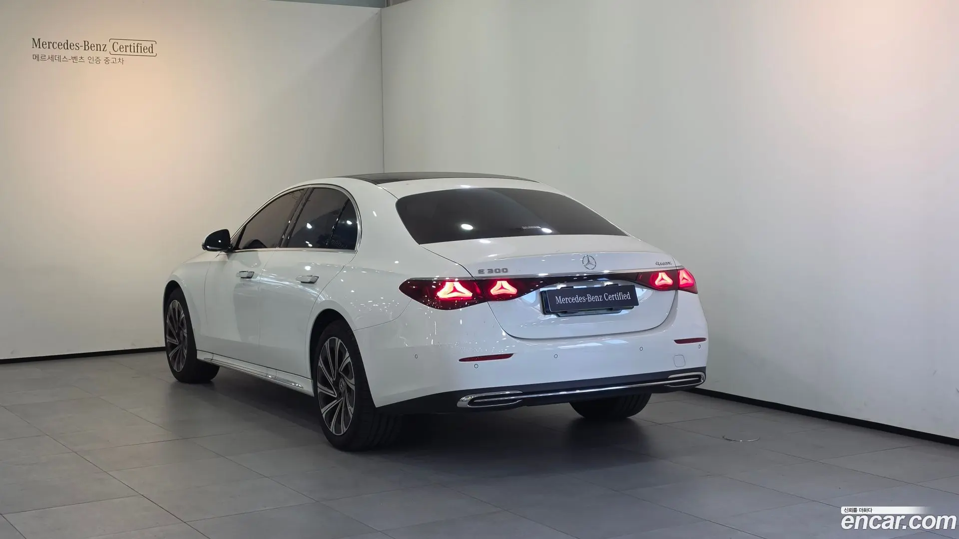 Mercedes-Benz E-Class E300 4MATIC Exclusive 2023