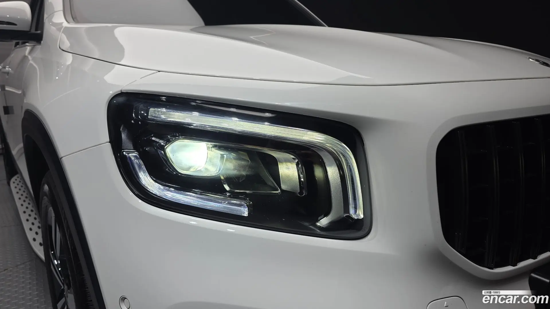 Mercedes-Benz GLB-Class GLB220 2019