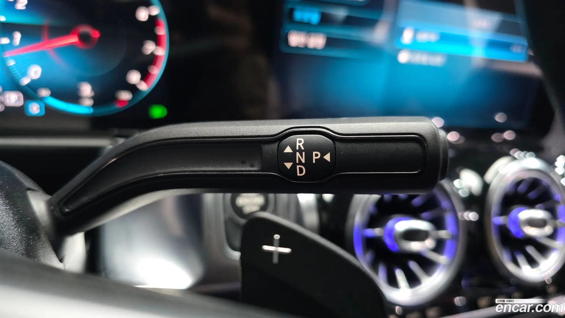 Mercedes-Benz GLB-Class GLB220 2019