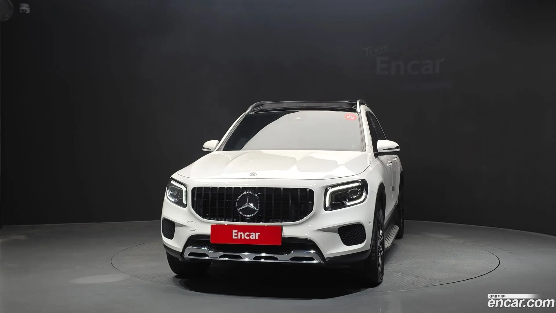 Mercedes-Benz GLB-Class GLB220 2019