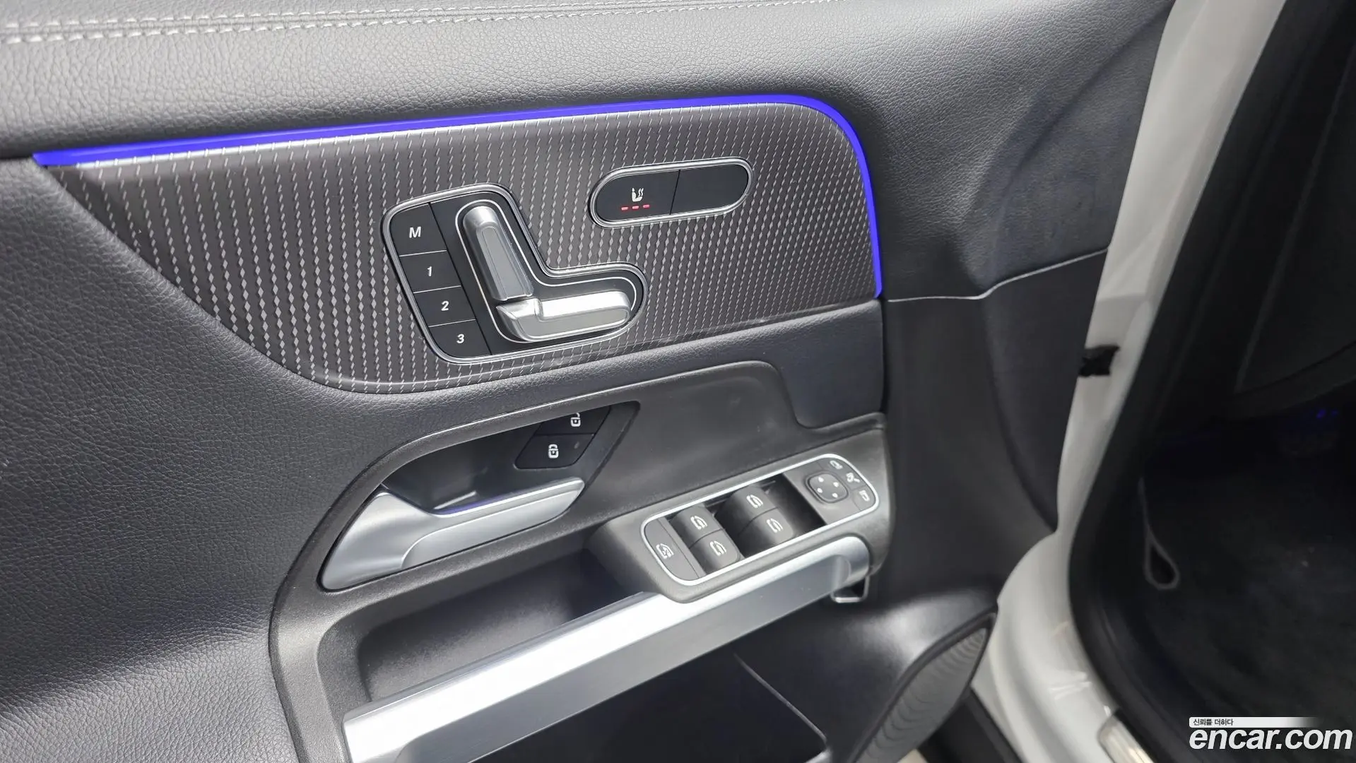 Mercedes-Benz GLB-Class GLB220 2019