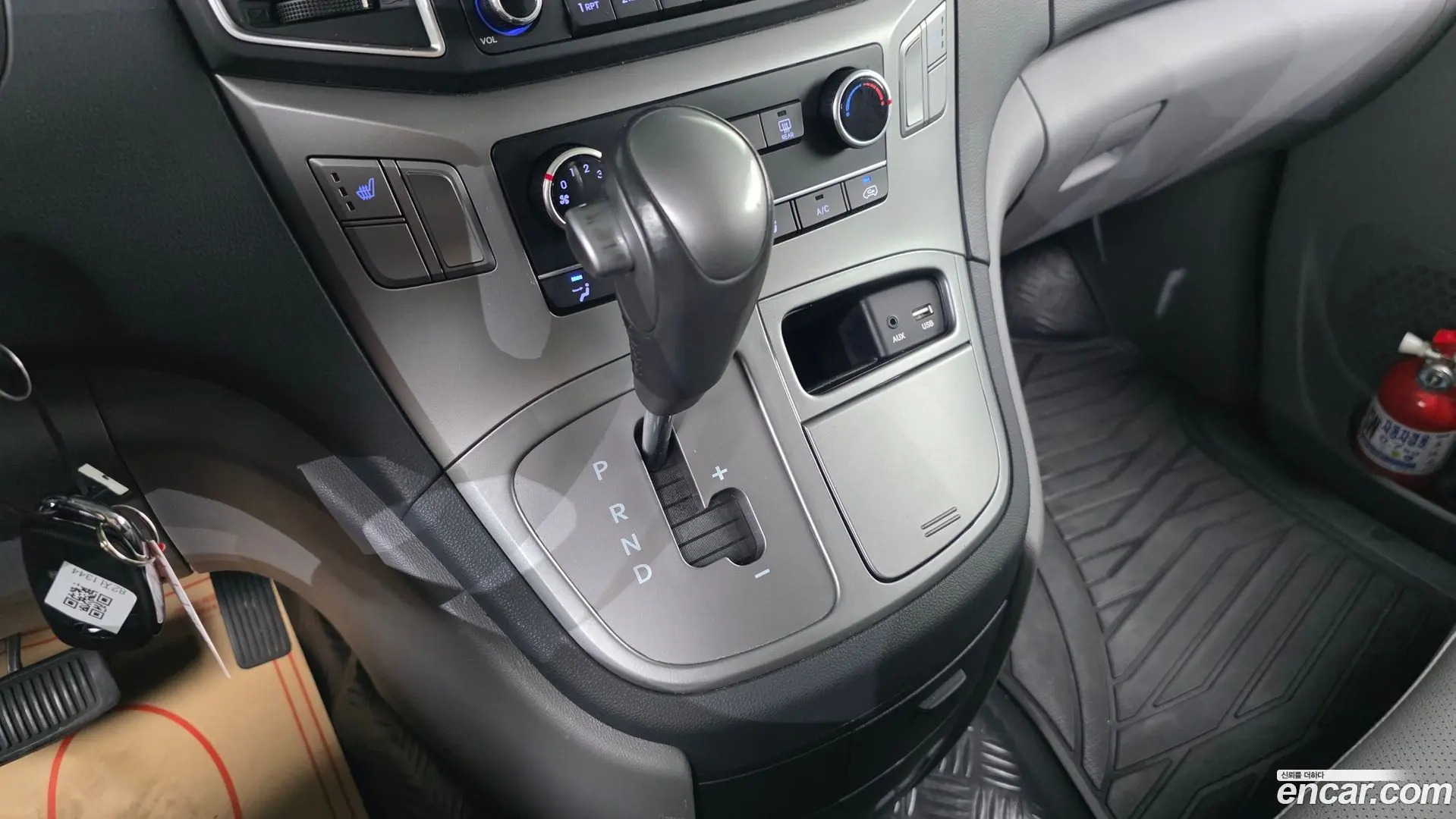 Hyundai Starex Van 3-Seater