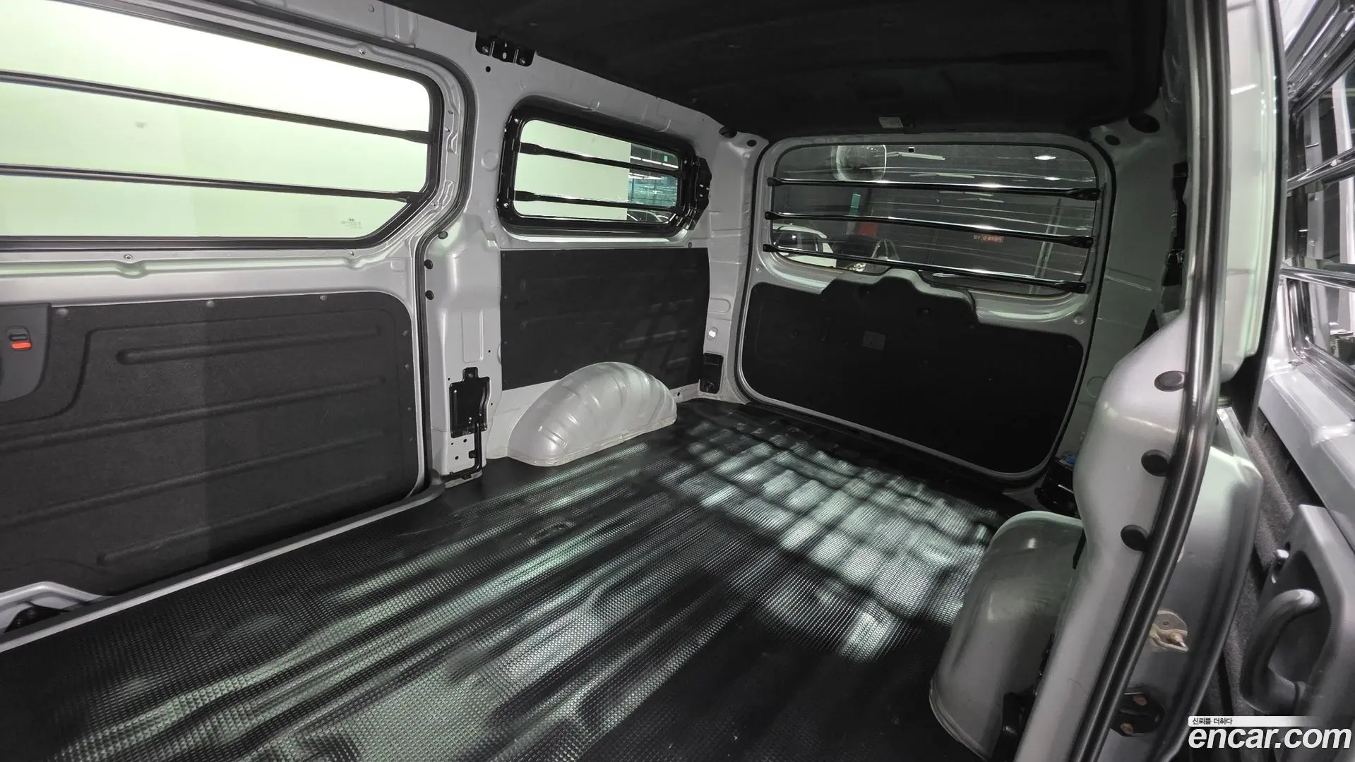 Hyundai Starex Van 3-Seater