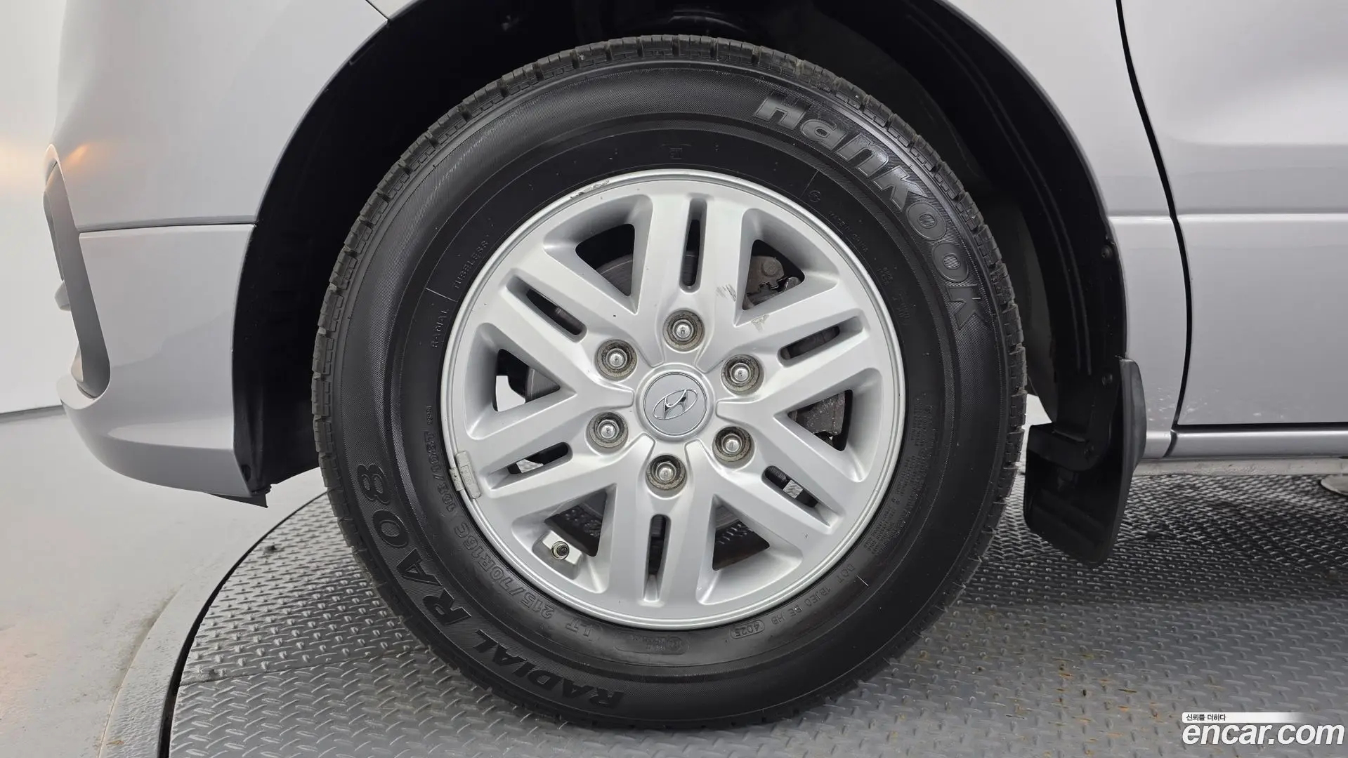 Hyundai Starex Van 3-Seater