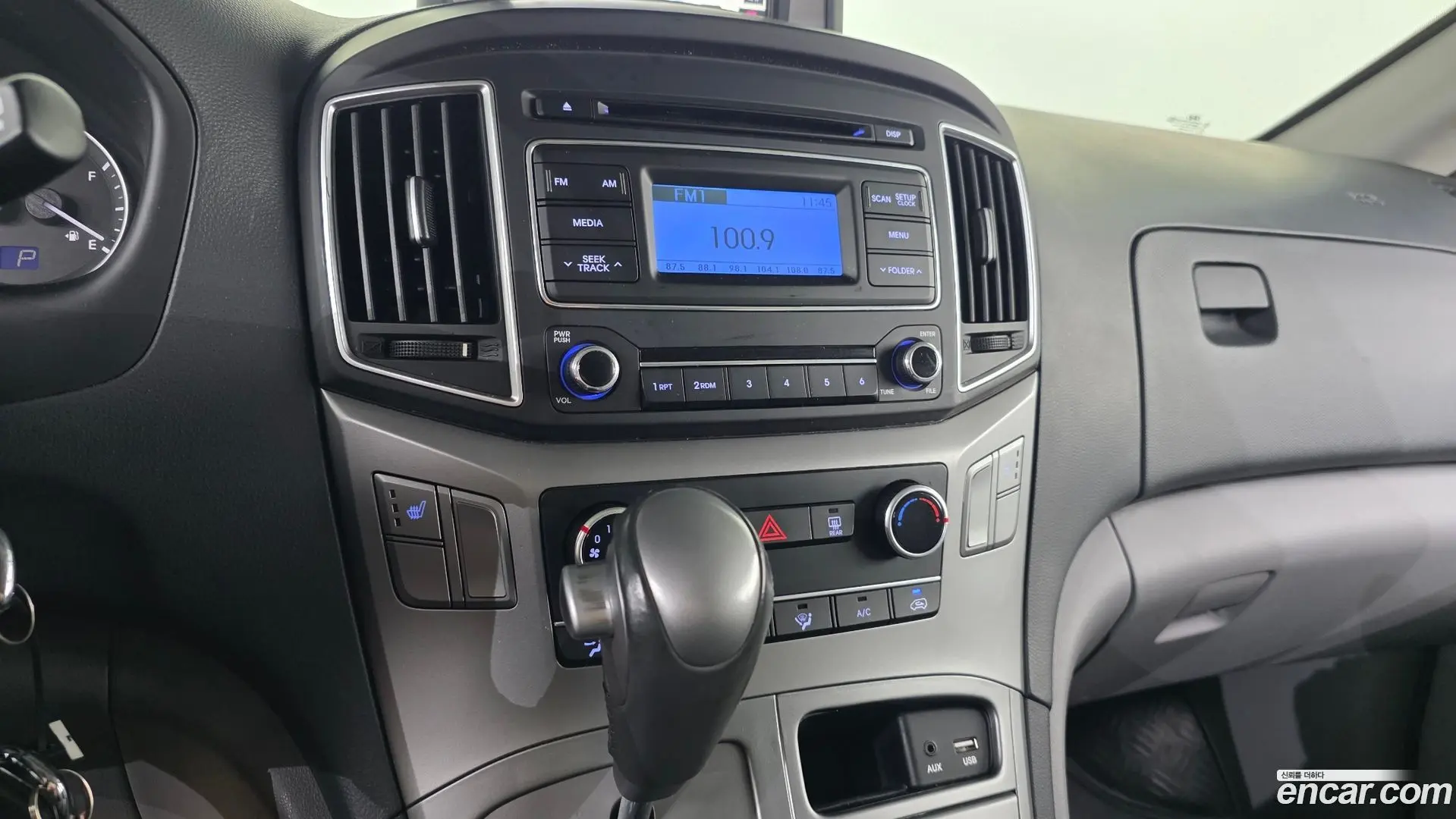 Hyundai Starex Van 3-Seater