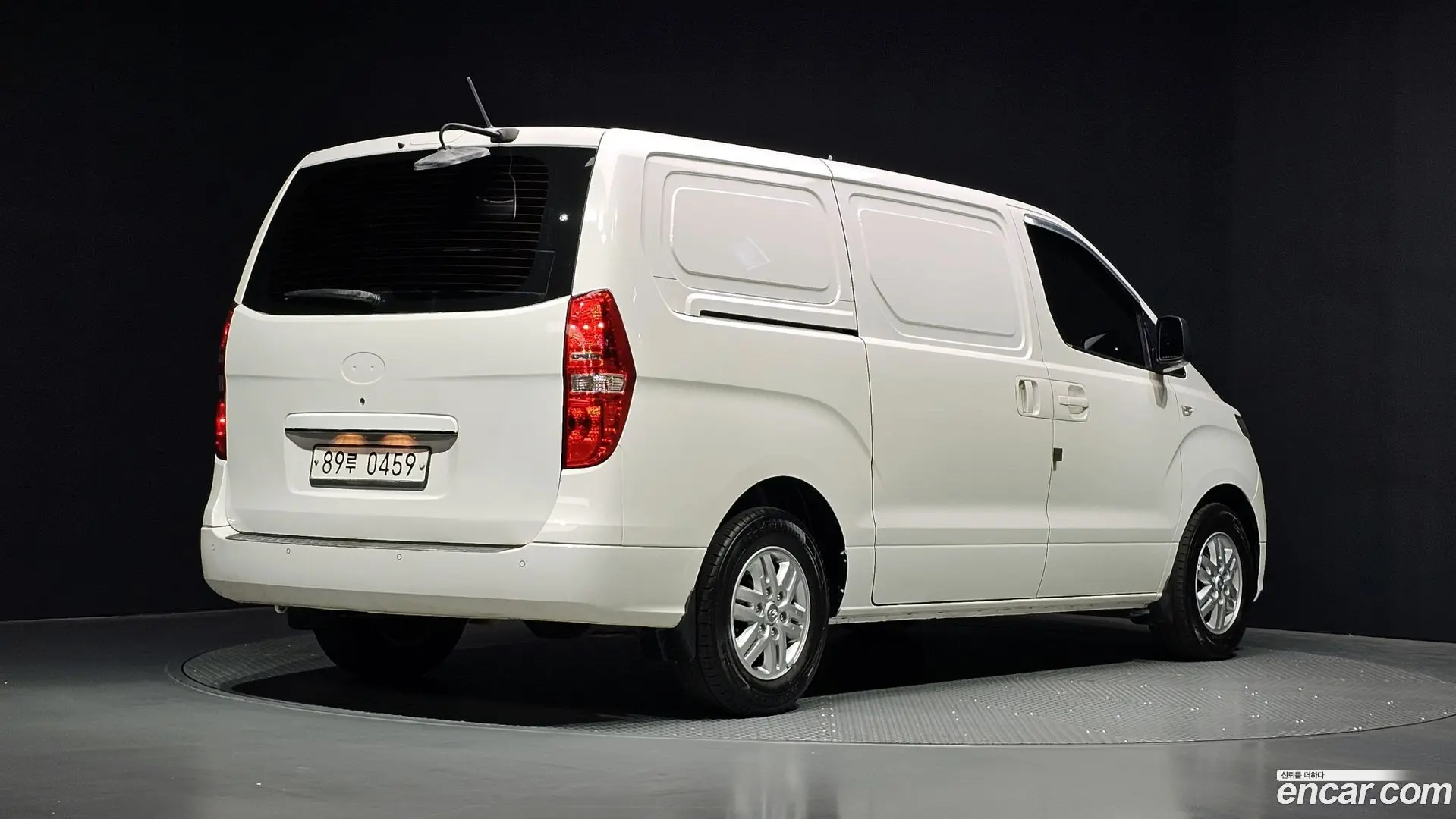Hyundai Starex Van 3-Seater
