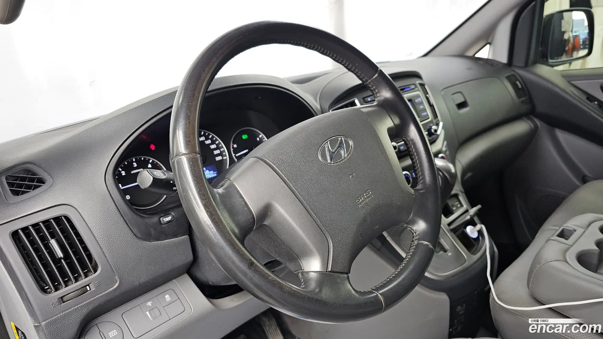 Hyundai Starex Van 3-Seater
