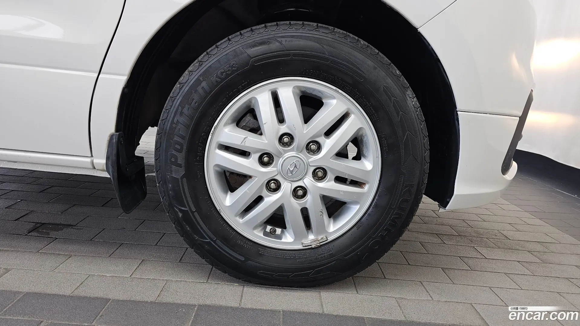 Hyundai Starex Van 3-Seater