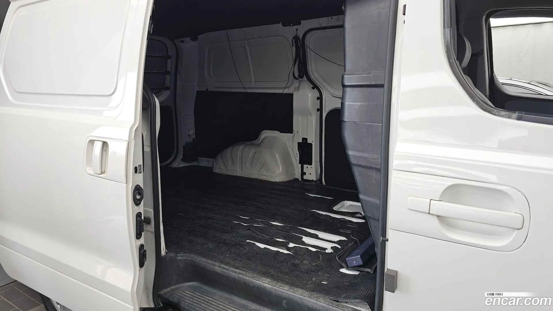 Hyundai Starex Van 3-Seater