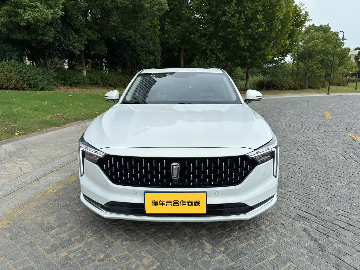 Bestune B70 2023 3rd Gen 1.5T Auto 70 Anniversary Commemorative