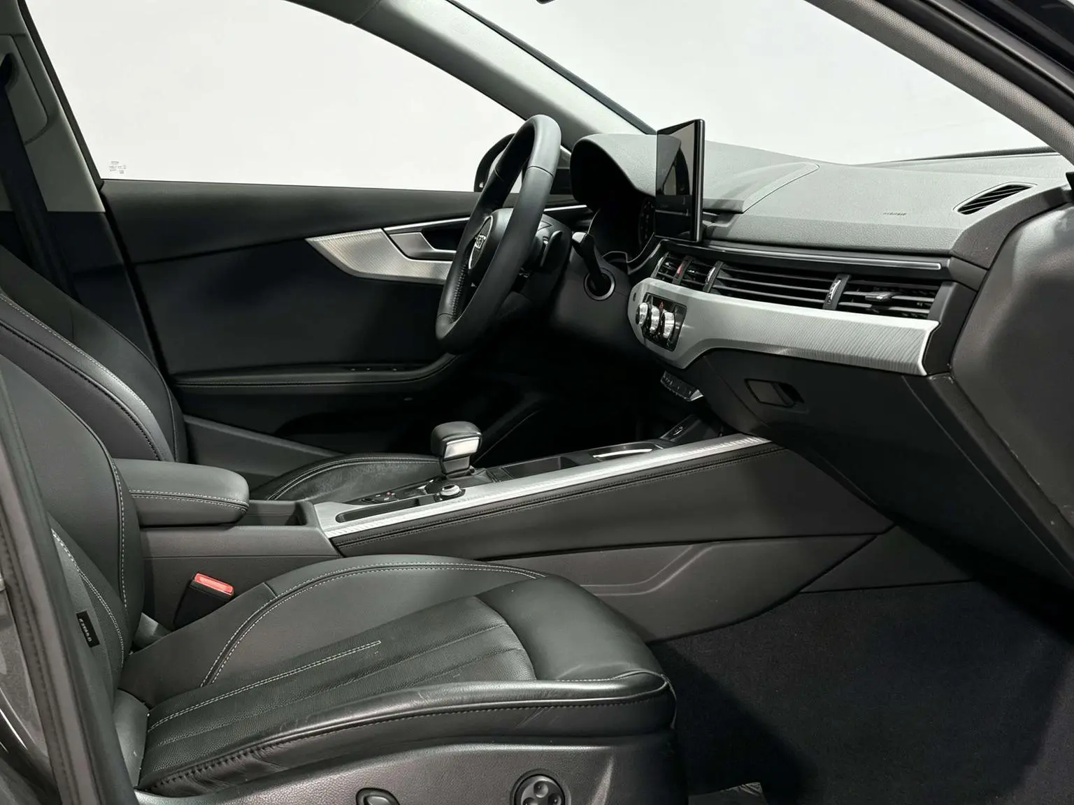Audi A4L 2022 40 TFSI