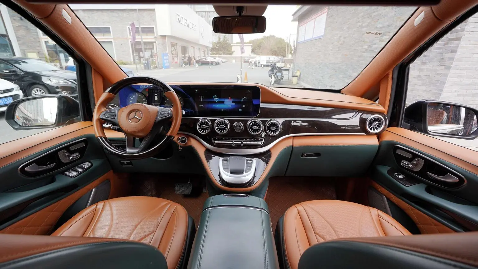 Mercedes-Benz 2023 2.0T Business 7 seat