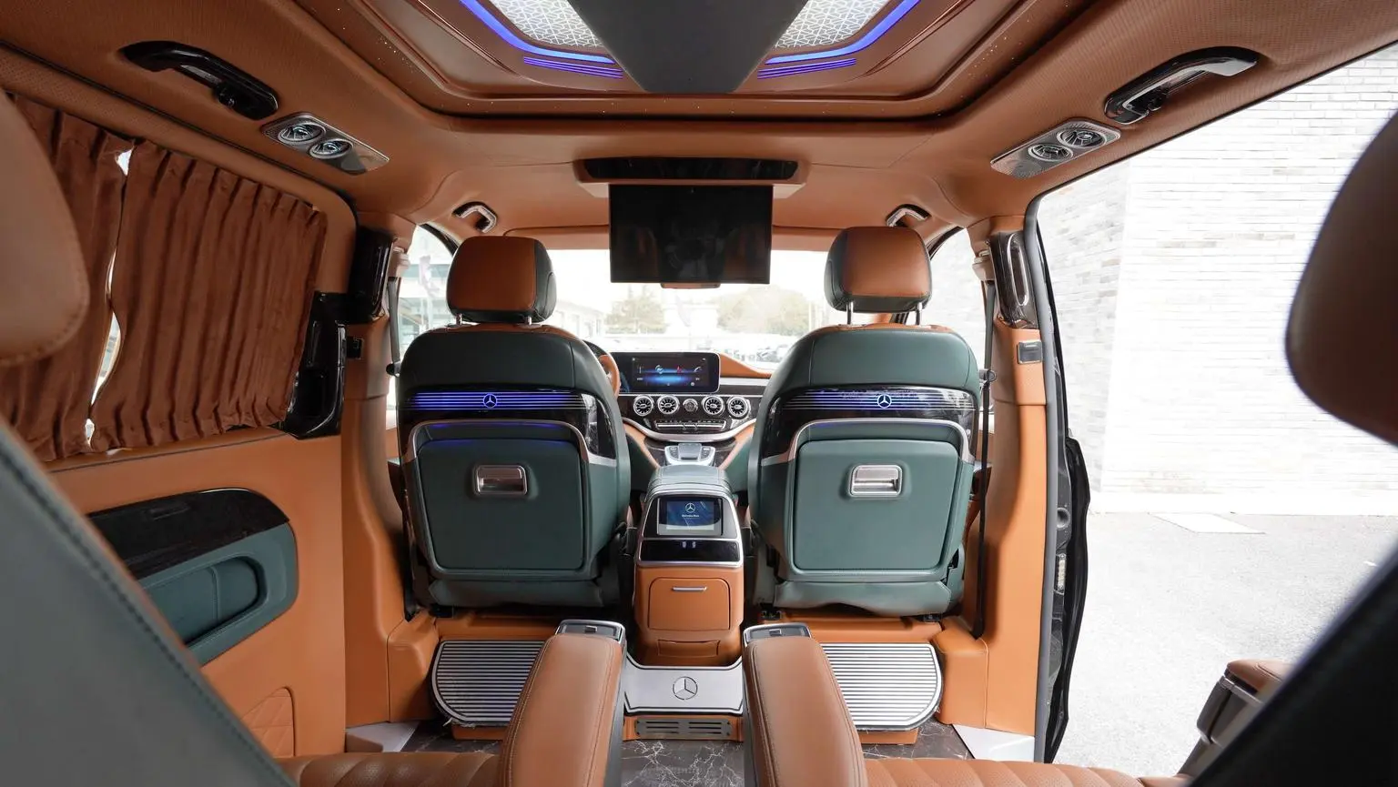 Mercedes-Benz 2023 2.0T Business 7 seat
